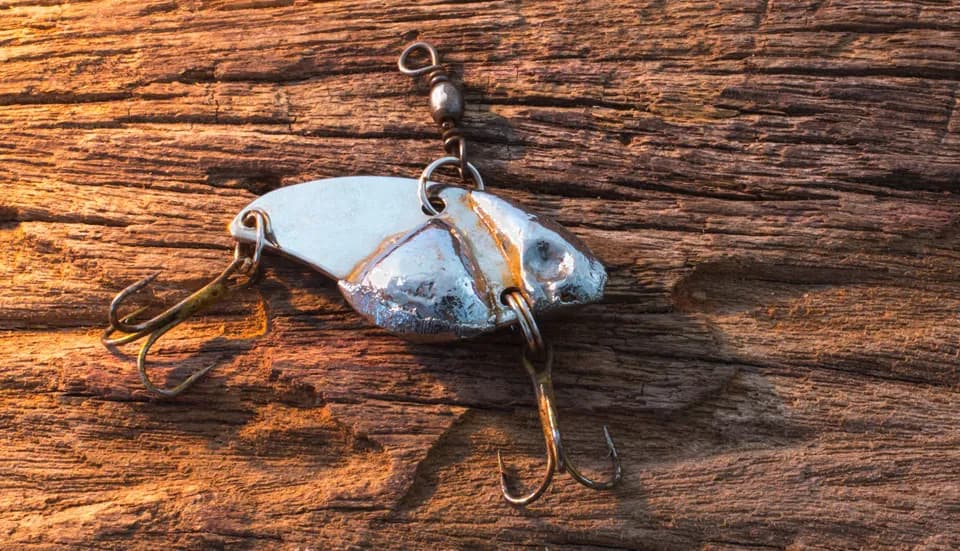 how to choose the right fishing hook